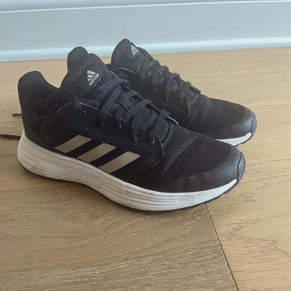 Adidas Galaxy 5 Women’s Running Shoe size 6